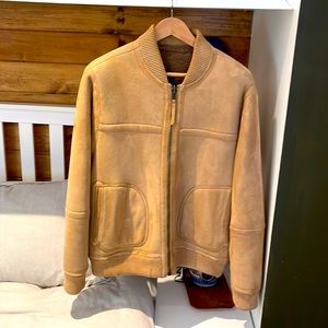 Vince Reversible Suade/Sherpa Men’s Bomber Jacket (Caramel - Large)